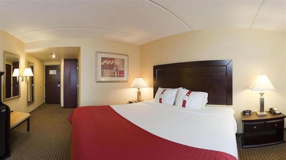 Holiday & - Marketplace By Ihg Hotel